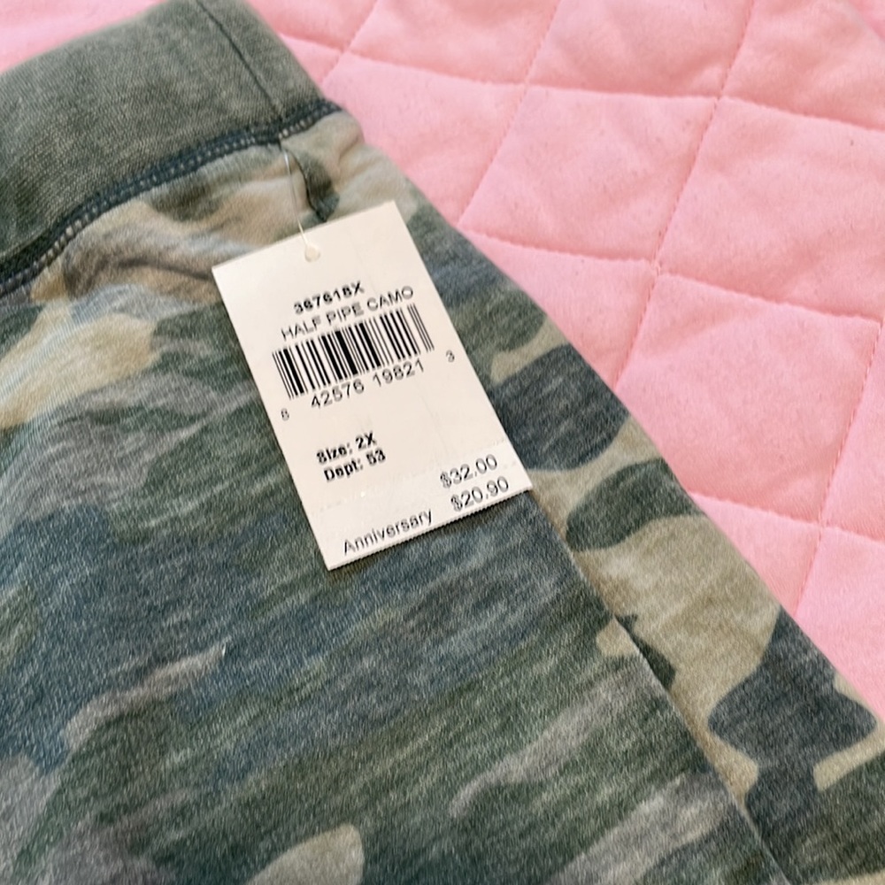 New- Half pipe camo short - Picture 3 of 4